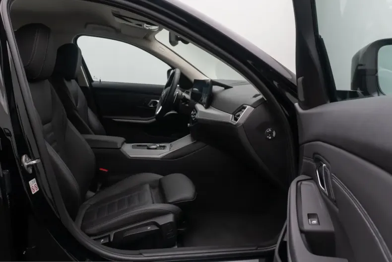 BMW 330 (Seria 3) din 2022 cu 37.067 km - oferta BMW205808 - foto 24