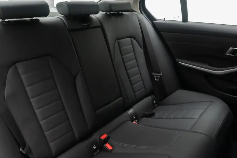 BMW 330 (Seria 3) din 2022 cu 37.067 km - oferta BMW205808 - foto 29