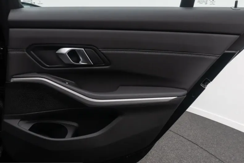 BMW 330 (Seria 3) din 2022 cu 37.067 km - oferta BMW205808 - foto 31