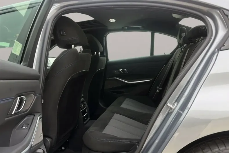 BMW 330 (Seria 3) din 2024 cu 22.193 km - oferta BMW205809 - foto 5