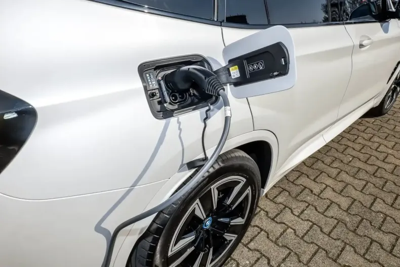 BMW iX3 (Seria X) din 2023 cu 71.673 km - oferta BMW205810 - foto 8