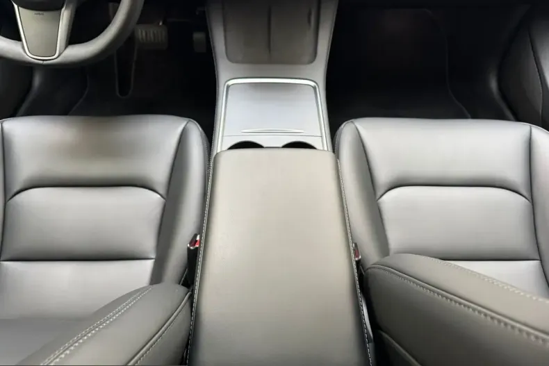 Tesla Model 3 din 2023 cu 38.093 km - oferta TES205820 - foto 13