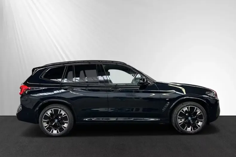 BMW iX3 (Seria X) din 2023 cu 72.900 km - oferta BMW205823 - foto 2