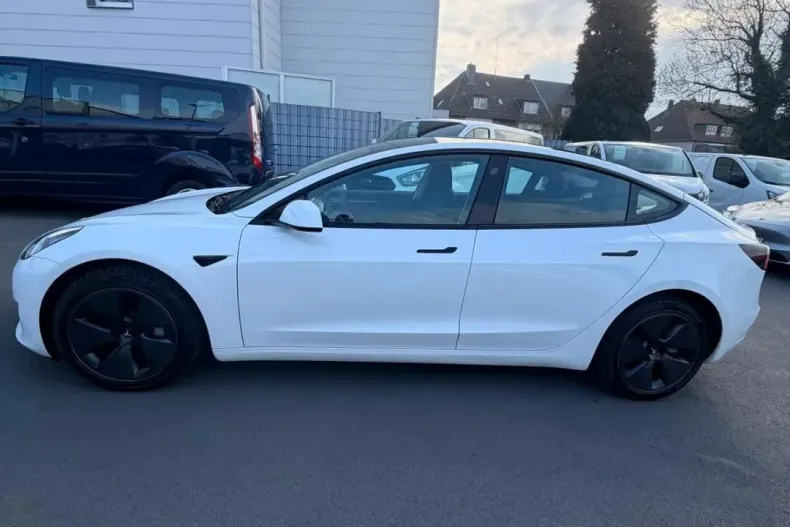 Tesla Model 3 din 2023 cu 59.600 km - oferta TES205824 - foto 3