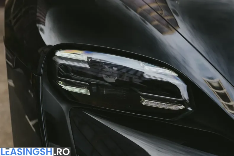 Porsche Taycan din 2026 cu 49.000 km - oferta POR205825 - foto 4