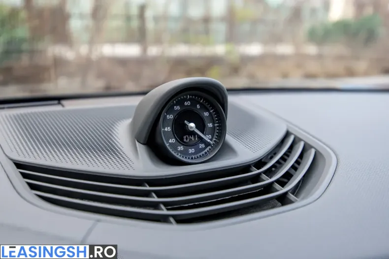 Porsche Taycan din 2026 cu 49.000 km - oferta POR205825 - foto 24