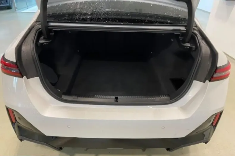 BMW 520 (Seria 5) din 2025 cu 13.647 km - oferta BMW205829 - foto 17