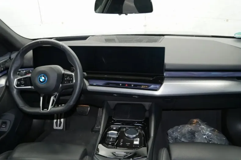 BMW 550 (Seria 5) din 2024 cu 46.005 km - oferta BMW205830 - foto 6