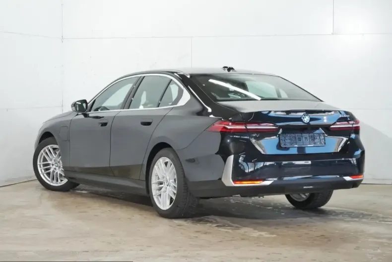 BMW 530 (Seria 5) din 2024 cu 6.005 km - oferta BMW205832 - foto 3