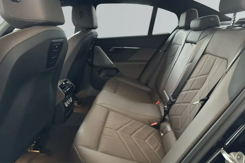 BMW 520 (Seria 5) din 2025 cu 14.631 km - oferta BMW205835 - foto 9