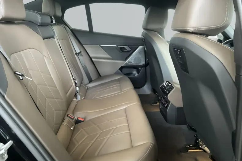 BMW 520 (Seria 5) din 2025 cu 14.631 km - oferta BMW205835 - foto 10