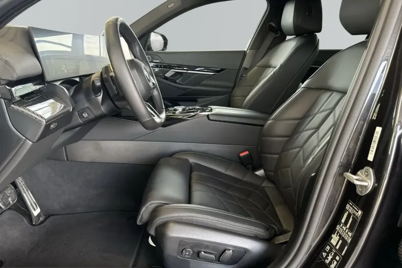 BMW 520 (Seria 5) din 2025 cu 25.701 km - oferta BMW205836 - foto 8