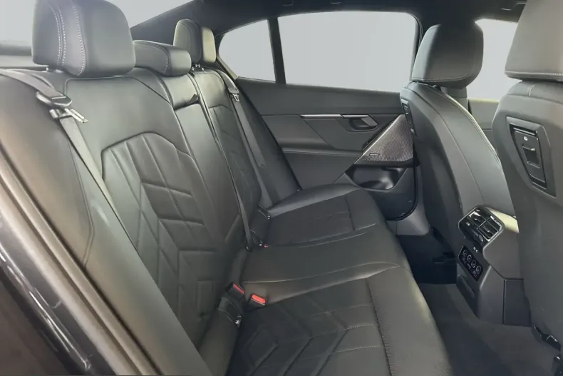 BMW 520 (Seria 5) din 2025 cu 25.701 km - oferta BMW205836 - foto 10