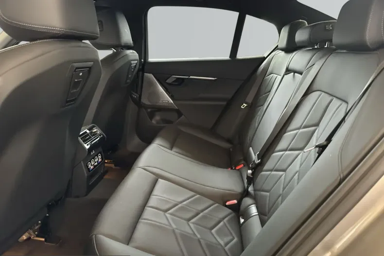 BMW 520 (Seria 5) din 2025 cu 25.554 km - oferta BMW205838 - foto 9