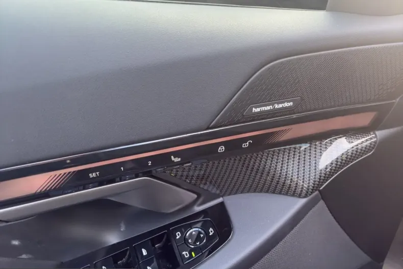 BMW 520 (Seria 5) din 2025 cu 25.839 km - oferta BMW205839 - foto 10