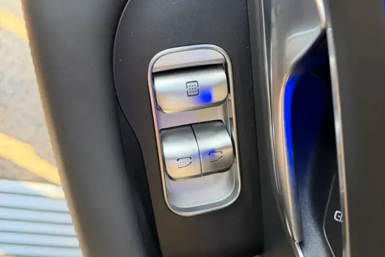 Mercedes-Benz GLS 600 (Clasa GLS) din 2024 cu 28.850 km - oferta MER205851 - foto 16