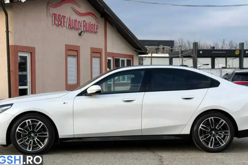BMW 520i (Seria 5) din 2025 cu 26.000 km - oferta BMW205865 - foto 4