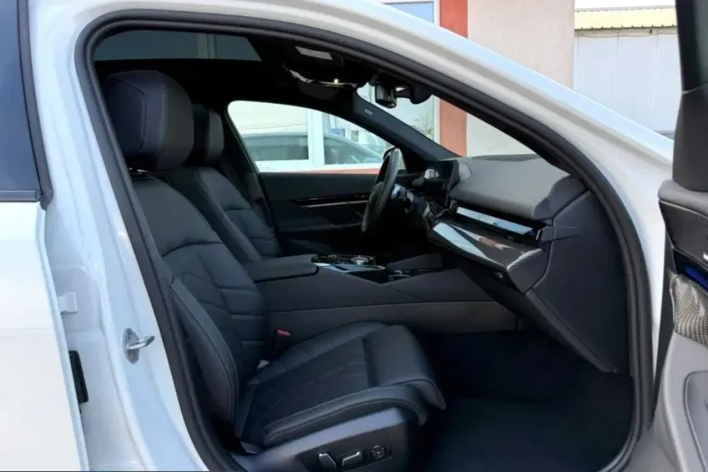 BMW 520i (Seria 5) din 2025 cu 26.000 km - oferta BMW205865 - foto 22