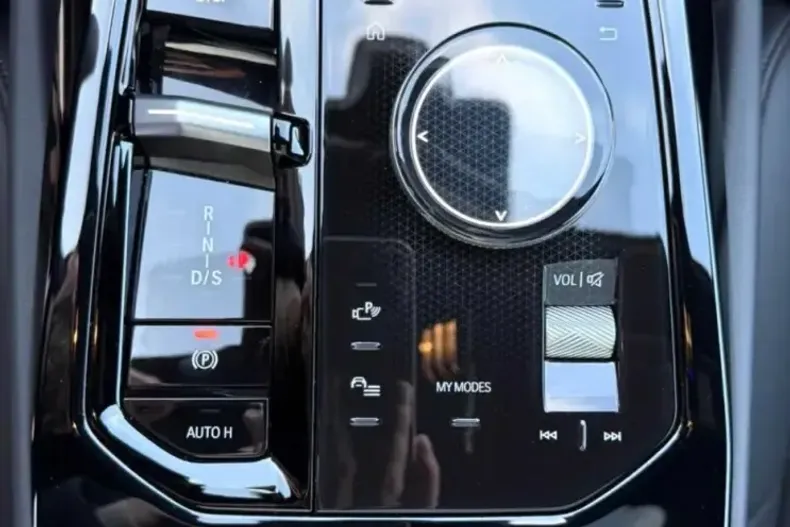 BMW 520i (Seria 5) din 2025 cu 26.000 km - oferta BMW205865 - foto 28