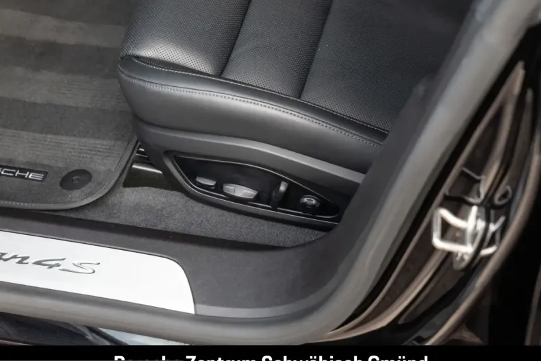 Porsche Taycan din 2023 cu 21.899 km - oferta POR205877 - foto 17