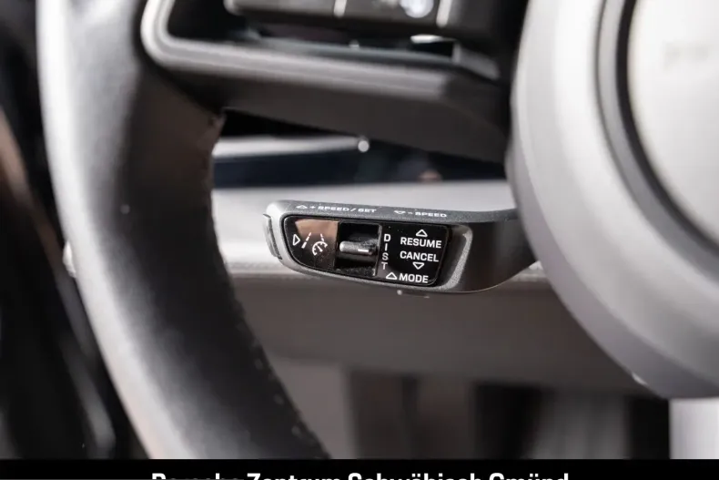 Porsche Taycan din 2023 cu 21.899 km - oferta POR205877 - foto 23