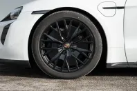 Porsche Taycan din 2023 cu 17.100 km - oferta POR205878 - foto 6