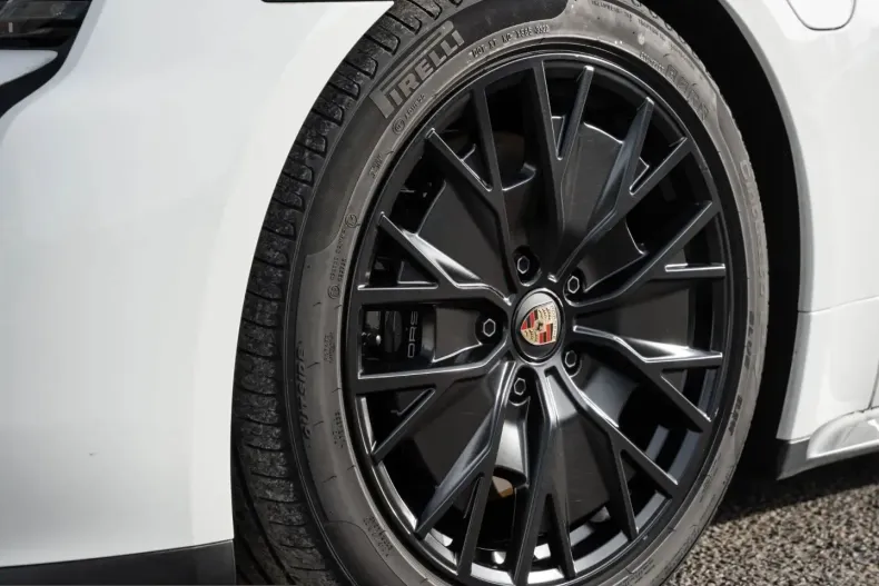 Porsche Taycan din 2023 cu 17.100 km - oferta POR205878 - foto 14