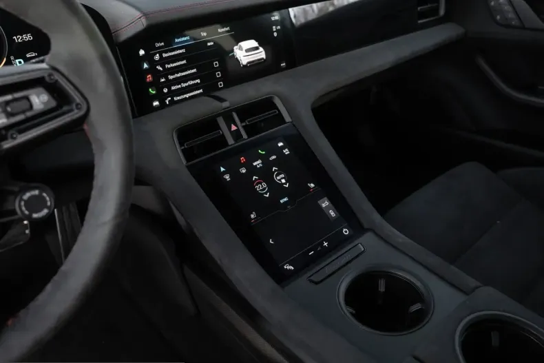 Porsche Taycan din 2023 cu 17.100 km - oferta POR205878 - foto 22