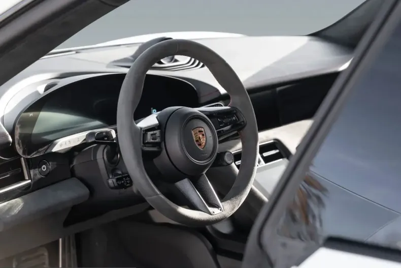 Porsche Taycan din 2023 cu 17.100 km - oferta POR205878 - foto 30