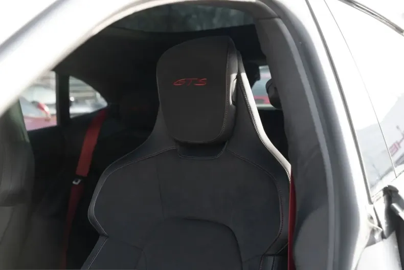 Porsche Taycan din 2023 cu 17.100 km - oferta POR205878 - foto 31