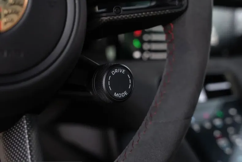 Porsche Taycan din 2023 cu 17.100 km - oferta POR205878 - foto 35