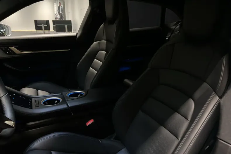 Porsche Taycan din 2024 cu 29.000 km - oferta POR205881 - foto 13