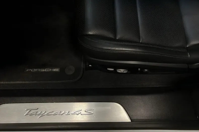 Porsche Taycan din 2024 cu 29.000 km - oferta POR205881 - foto 14