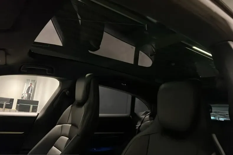 Porsche Taycan din 2024 cu 29.000 km - oferta POR205881 - foto 15