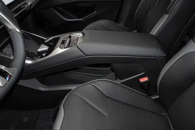 BMW iX3 (Seria X) din 2026 cu 1.001 km - oferta BMW205901 - foto 3