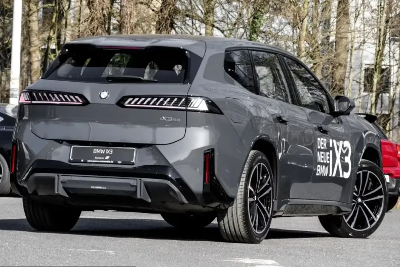 BMW iX3 (Seria X) din 2026 cu 1.001 km - oferta BMW205902 - foto 1