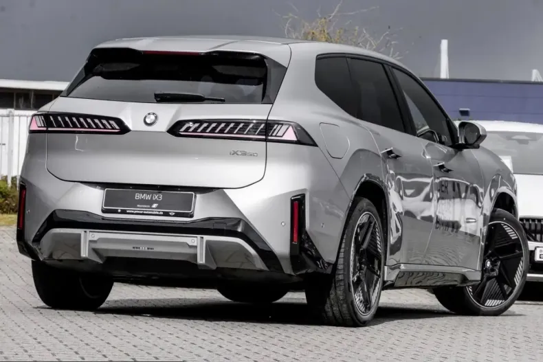 BMW iX3 (Seria X) din 2026 cu 1.001 km - oferta BMW205913 - foto 1