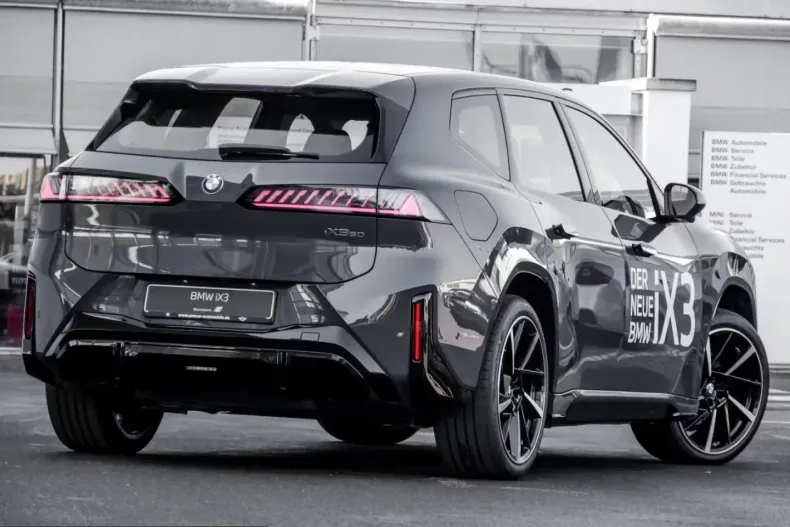 BMW iX3 (Seria X) din 2026 cu 5.990 km - oferta BMW205921 - foto 1