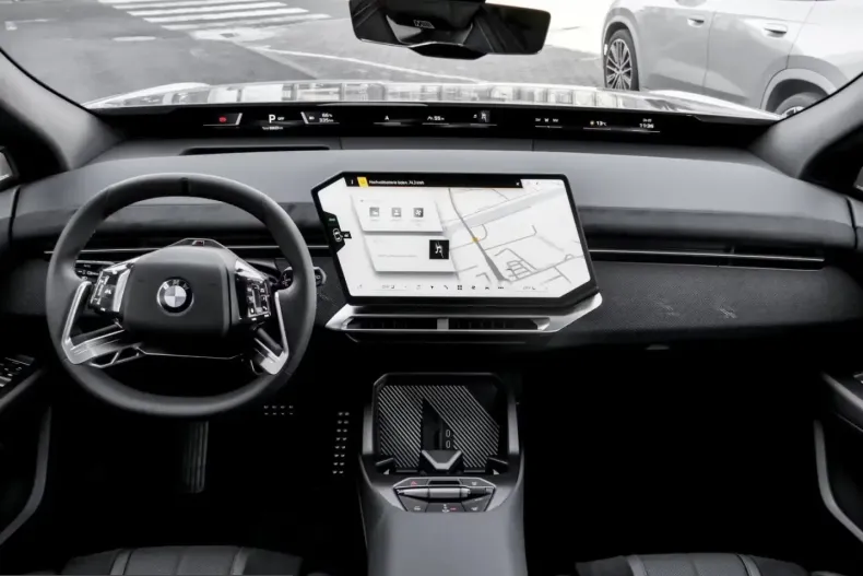 BMW iX3 (Seria X) din 2026 cu 5.990 km - oferta BMW205921 - foto 3