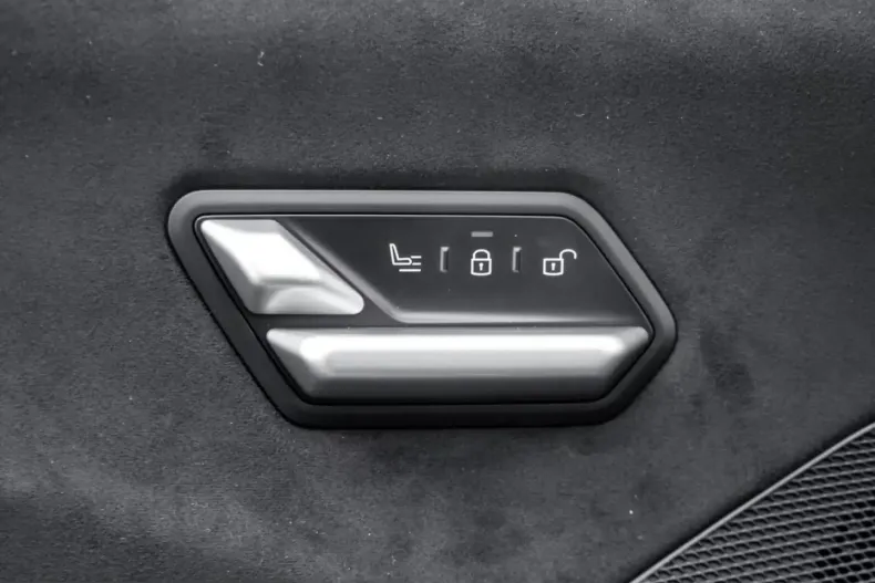 BMW iX3 (Seria X) din 2026 cu 5.990 km - oferta BMW205921 - foto 10