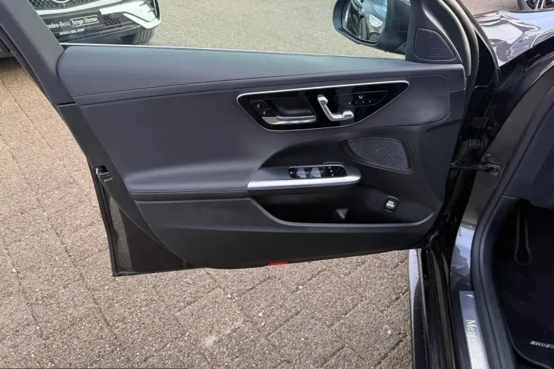 Mercedes-Benz C 200 (Clasa C) din 2025 cu 15.797 km - oferta MER205923 - foto 14