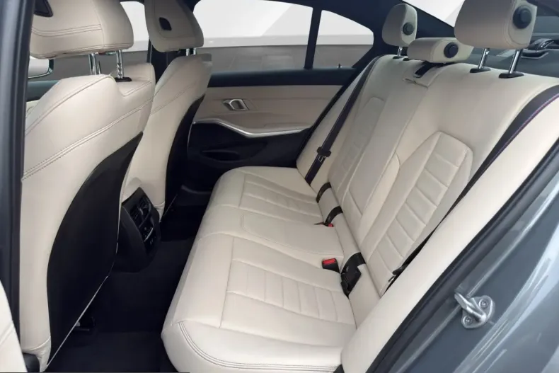 BMW M340d (Seria 3) din 2025 cu 20.397 km - oferta BMW205928 - foto 11