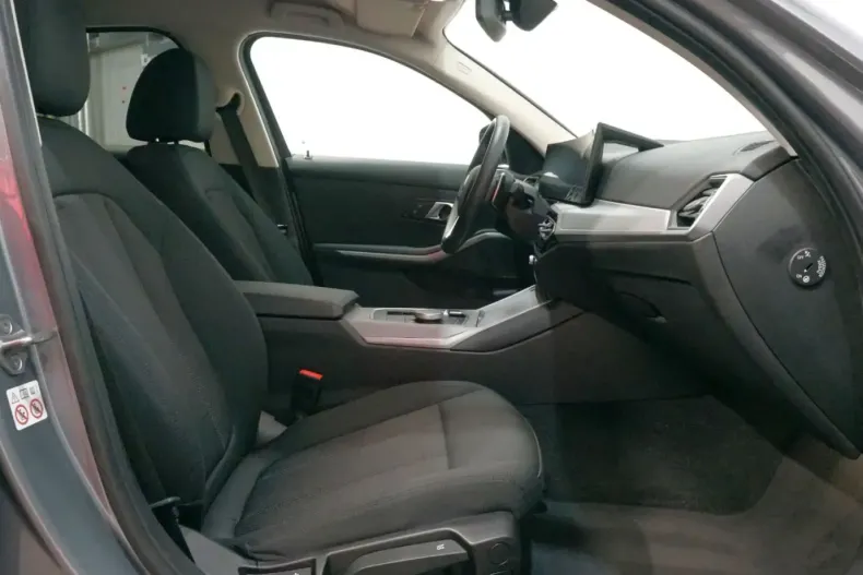 BMW 320 (Seria 3) din 2023 cu 52.651 km - oferta BMW205929 - foto 28