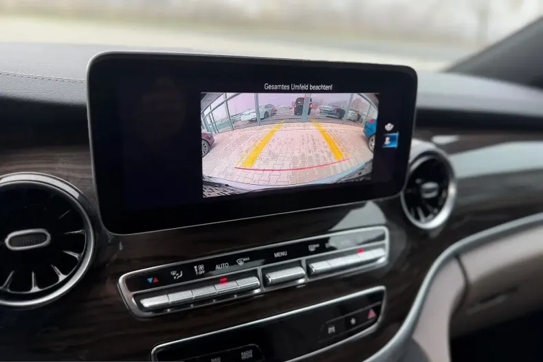 Mercedes-Benz V 300 (Clasa V) din 2023 cu 41.939 km - oferta MER205930 - foto 16