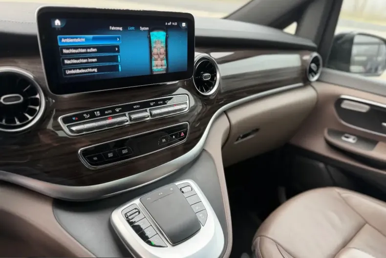 Mercedes-Benz V 300 (Clasa V) din 2023 cu 41.939 km - oferta MER205930 - foto 17