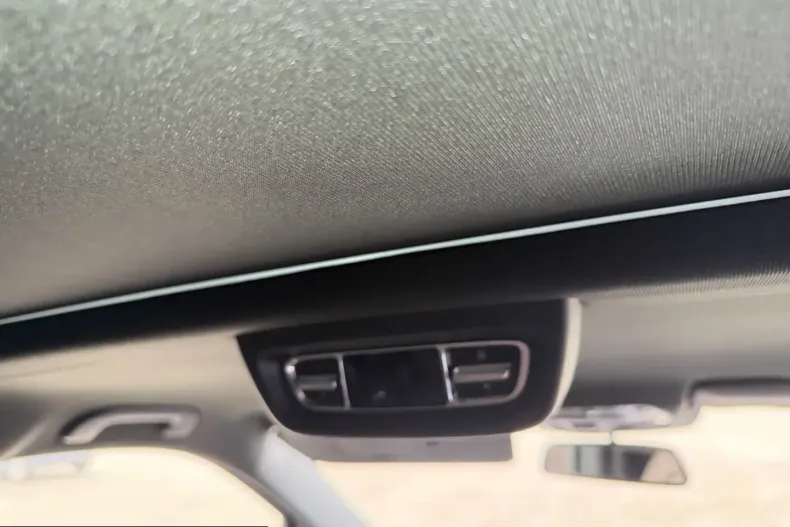 Mercedes-Benz V 300 (Clasa V) din 2023 cu 41.939 km - oferta MER205930 - foto 22