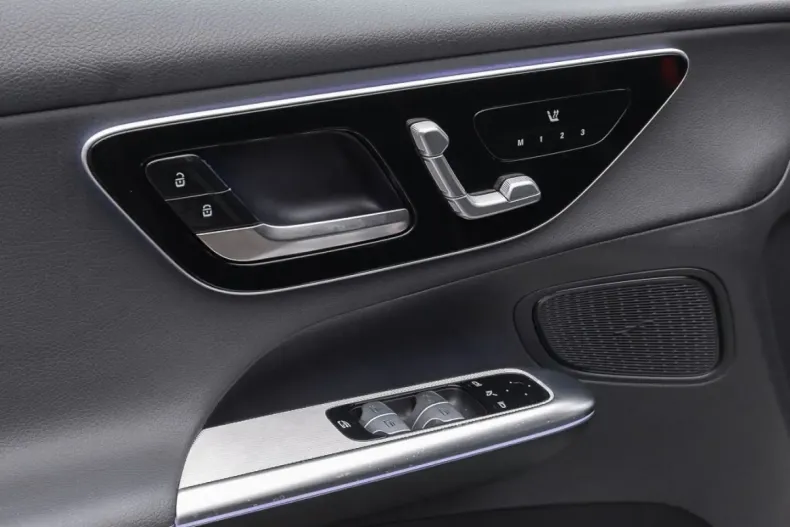 Mercedes-Benz GLC 200 (Clasa GLC) din 2025 cu 15.895 km - oferta MER205941 - foto 4