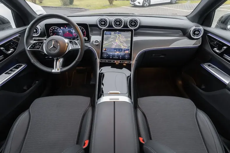 Mercedes-Benz GLC 200 (Clasa GLC) din 2025 cu 15.895 km - oferta MER205941 - foto 8