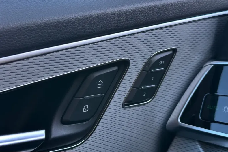 Audi Q7 din 2024 cu 10.956 km - oferta AUD205950 - foto 11