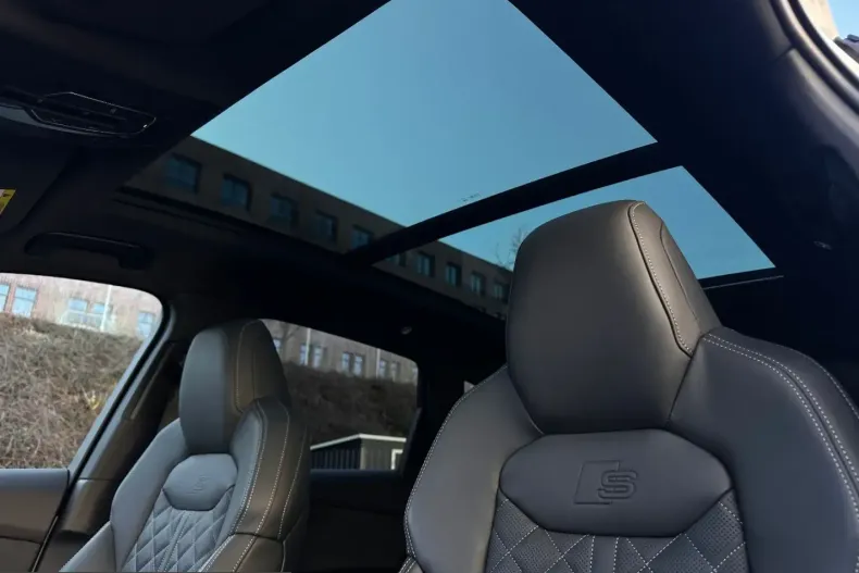 Audi Q7 din 2024 cu 10.956 km - oferta AUD205950 - foto 28